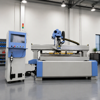 Routeur CNC multifonctionnel 1300x2500 pour la sculpture sur bois, la gravure en relief 3D et le travail de découpe de panneaux plats