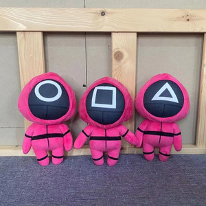 Peluche Uomo con Cappuccio Rosso - Bambola Morbida Imbottita, Figura da Collezione Ispirata a <span class=keywords><strong>Squid</strong></span> <span class=keywords><strong>Game</strong></span> - Product Image 3