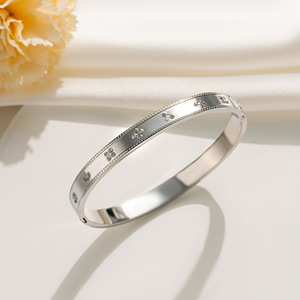 Elegant Titanium Steel <strong>Gold</strong> Four Leaf Clover Bracelet Woman Diamond <strong>Gold</strong> Plated Jewelry Bangle - Product Image 4