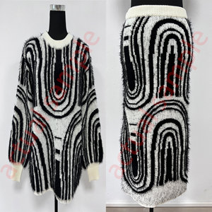Completo Due Pezzi in Maglia per Donna, Nero e Bianco con Stampa Geometrica Curva, Gonna Midi a Pelo Lungo, Stile Casual Retrò - Product Image 4
