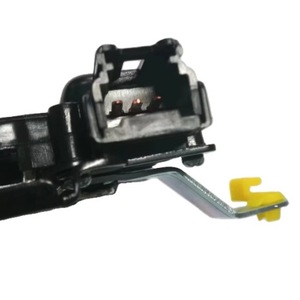 ตัวล็อคฝาท้ายนิสสัน 84631-ED400-999 KF-H1087 อะไหล่พลาสติกสำหรับฝาท้าย Tiida - Product Image 3