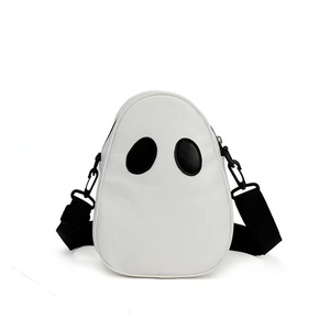 Sac bandoulière petit format blanc et noir motif fantôme pour usage quotidien style étudiant - Product Image 5