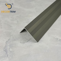 DECORTRIM Profilé de nez de marche antidérapant en aluminium avec surface rainurée pour carrelage et parquet intérieur/extérieur
