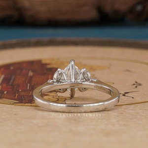 Anillos de diamantes de joyería fina diseñados con diseños artísticos únicos y diamantes de calidad premium para un toque de lujo. - Product Image 2