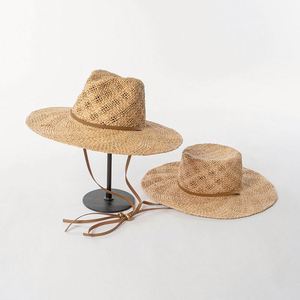 Chapeau de soleil tendance été 2025 pour femme, tressé à la main en raphia naturel, style Fedora avec sangle en cuir PU et large bord, idéal pour la plage et les activités de plein air - Product Image 2