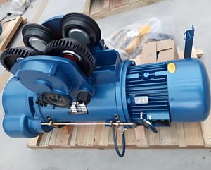 رافعة كهربائية بحبل سلكي من نوع CD بقدرة 1 طن و2 طن و3 طن و5 طن و10 طن مع جهاز تحكم عن بعد، متوفرة بجهد 220 فولت و380 فولت من المصنع مباشرة - Product Image 3