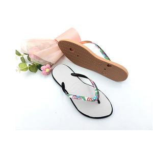 Nuevo producto, <span class=keywords><strong>Chanclas</strong></span> de playa a la moda de verano para <span class=keywords><strong>mujer</strong></span>, <span class=keywords><strong>chanclas</strong></span> <span class=keywords><strong>hawaianas</strong></span> cómodas informales para <span class=keywords><strong>mujer</strong></span>, <span class=keywords><strong>chanclas</strong></span> planas de PVC - Product Image 5