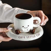 Dessin animé mignon souriant tasse et soucoupe mode spécial céramique meilleure vente tasses à café pas cher belle lisse confortable tasse