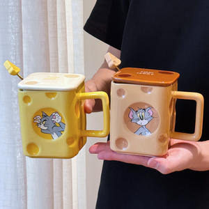 Mug en céramique Tom et Jerry avec couvercle et cuillère, design fromage, tasse mignonne de dessin animé pour cadeau - Product Image 1