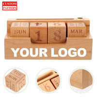 Vente en gros Calendrier de bureau en bois de style art populaire personnalisé Cube de bureau Bloc de construction Base de calendrier avec logo