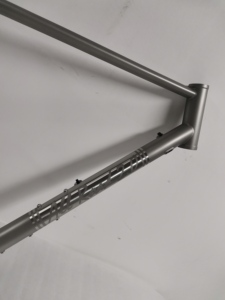 Sỏi tiêu chuẩn khung xe đạp sỏi Titan - Product Image 4