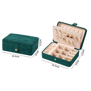 Boîte à bijoux de voyage de luxe en velours, organisateur portable et moderne pour bijouterie - Product Image 5