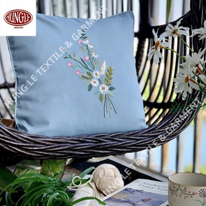 Oreillers décoratifs pour la maison d'oreillers brodés à la main d'animaux floraux personnalisables en gros - Product Image 3