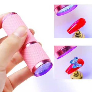 Mini Lampe UV LED 9 Lumières pour Séchage Rapide des Ongles, Lampe de Manucure Portable pour Gel Polish, Outil Professionnel pour l'Art des Ongles, Vente en Gros - Product Image 4