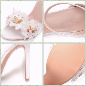 Sandales blanches <span class=keywords><strong>à</strong></span> fleurs blanches avec boucle et stiletto en <span class=keywords><strong>bouche</strong></span> de poisson - Product Image 4