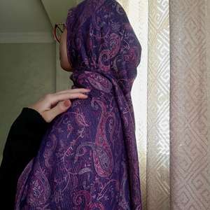 Pañuelo Musulmán Minimalista 2026 con Logotipo Personalizado al por Mayor, Hijab Modal Transpirable para Mujer, Estampado, Refinado y Modesto, para las 4 Estaciones - Product Image 1