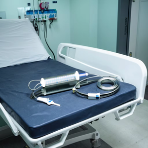 مجموعة تسريب طبية للاستخدام مرة واحدة بسعة 100 مل و150 مل مع بوريت حاصلة على شهادة CE ISO13485 - Product Image 1