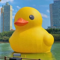 Canard géant gonflable jaune en PVC imperméable pour sites touristiques, grande sculpture flottante en forme de canard pour la décoration de lacs et de rivières