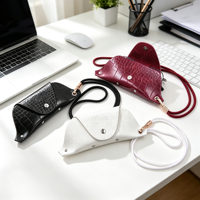 Étui à lunettes souple en cuir gaufré crocodile avec logo personnalisé, vente en gros d'usine, avec cordon de suspension, pochette multicolore pour lunettes de soleil