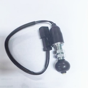 Interrupteur de frein de stationnement pour engins de construction 421-S33-3282 pour chargeuse sur pneus WA150L-5 WA200-5L WA250-5L - Product Image 2