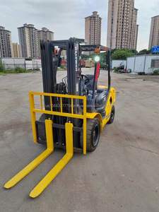 Montacargas Diésel Komatsu FD30 de 3 Toneladas, Automático, con Asiento para Operador, Original de Japón, en Venta - Product Image 4