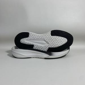 Semelle de chaussure décontractée rétro en EVA et TPR, style Dad Sneaker tendance, légère et antidérapante pour hommes et femmes, vente en gros, personnalisable - Product Image 1