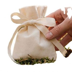 Bolsa de Lona de Algodón Orgánico con Cordón Ajustable, Tamaño Personalizable, Opción de Logotipo Personalizado, Diseño Serigrafiado Natural - Bolsa Reciclable para Joyería - Product Image 1