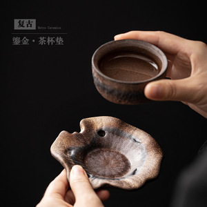 Soucoupe à thé en céramique rétro, forme irrégulière, résistante à la chaleur, pour la cérémonie du thé Kung Fu, usage domestique, origine Dehua - Product Image 4
