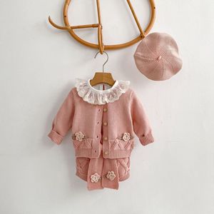 Conjunto de Ropa Tejida para Bebés Recién Nacidas, Cárdigan con Flores Hecho a Mano y Pelele, Conjunto de 2 Piezas de Suéter de Algodón para Bebés de 0 a 24 Meses - Product Image 1