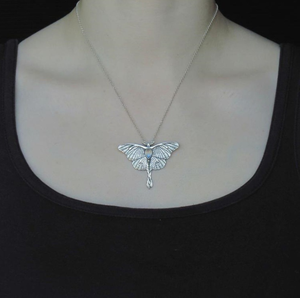 Moth <span class=keywords><strong>Retro</strong></span> sáng tạo Moonstone người đàn ông Mặt dây chuyền vòng cổ cho phụ nữ bán buôn - Product Image 3