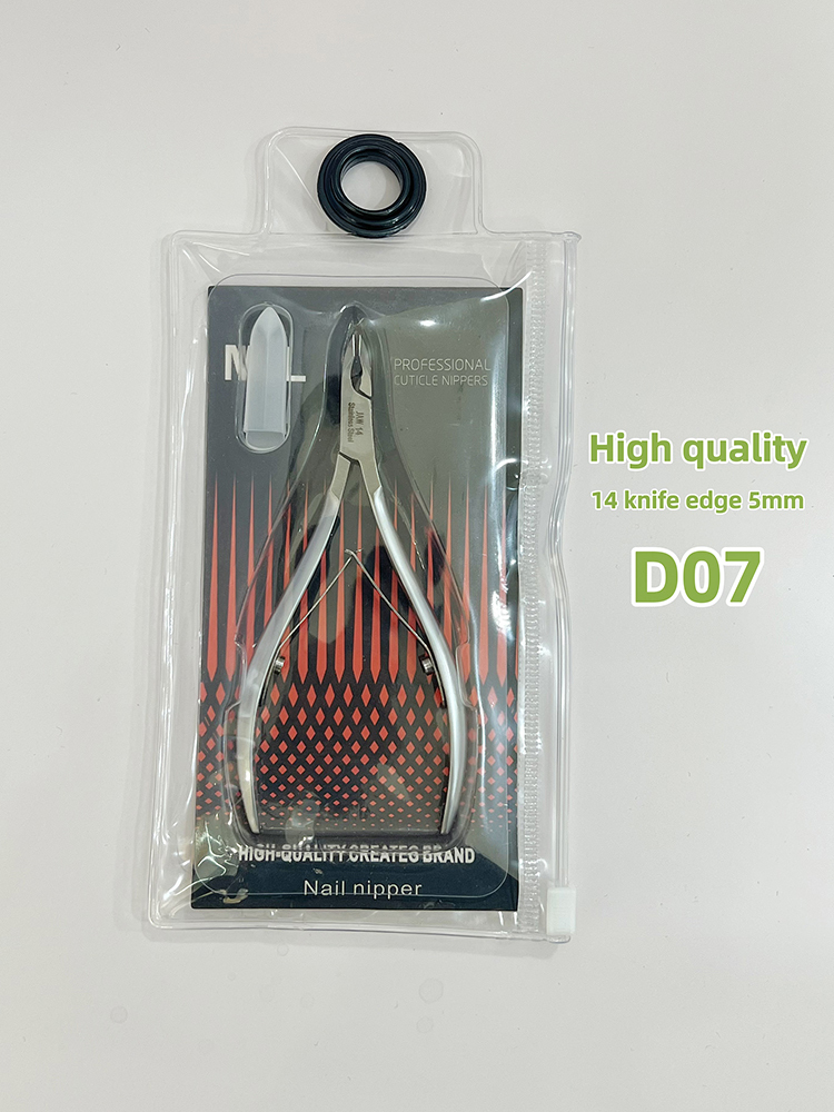 D07      14 tranchant