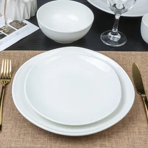 Ассиметричные дизайнерские белые фарфоровые тарелки для отелей, ресторанов, керамические обеденные тарелки