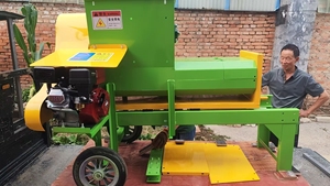 Longmiao – Broyeur hydraulique carré avec moteur et boîte de vitesses pour l'alimentation du bétail et la manutention de l'herbe – Machine agricole facile à utiliser - Product Image 3