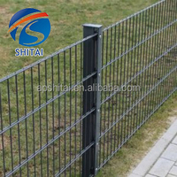 Hermosa valla de malla de alambre doble Horizontal 868 doble poste cuadrado 656 precio bajo valla de alambre doble soldada con recubrimiento en polvo para patio