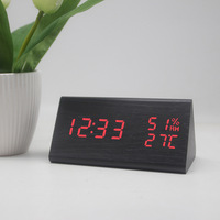 Jam Alarm Digital Kayu Minimalis LED Kontrol Suara Jam Meja Elegan Warna Beige Hangat Dekorasi Rumah Aksesori Meja Kantor