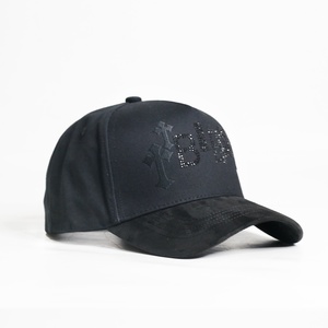 Gorra de Béisbol de Gamuza Personalizable con su Logotipo, Gorras Deportivas Personalizadas con Bordado Cruzado y Detalle de Pedrería para un Estilo Único - Product Image 2