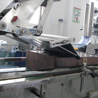 YIMU YM210 Machine d'étiquetage de carton auto-adhésif rigide à surface plane entièrement automatique pour coller les coins des boîtes Fabricant