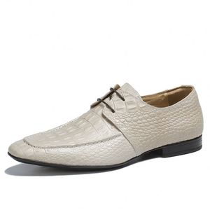 Chaussures décontractées personnalisées en gros pour hommes – Chaussures décontractées en velours de haute qualité avec broderie araignée pour gentlemen, idéales pour les tenues formelles - Product Image 2
