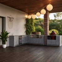Cuisine extérieure grise, îlot barbecue, meubles modulaires en acier inoxydable résistant aux intempéries, cuisinière en marbre, en forme de L, avec évier