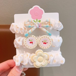 Une jolie et fraîche élastique à cheveux <span class=keywords><strong>pour</strong></span> une petite fille avec un anneau en forme de gros intestin. C'est une <span class=keywords><strong>coiffure</strong></span> populaire <span class=keywords><strong>pour</strong></span> les petites filles - Product Image 6
