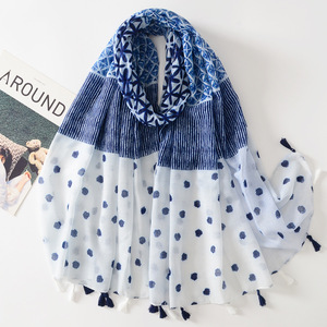 Sciarpa da viaggio da donna con stampa bianca <span class=keywords><strong>blu</strong></span> <span class=keywords><strong>dolce</strong></span> scialle da viaggio per protezione solare telo da mare Design decorativo stile tradizionale - Product Image 1