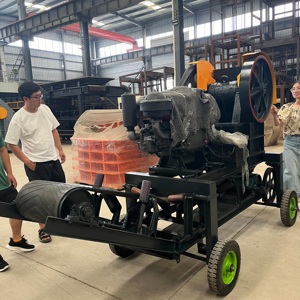 <span class=keywords><strong>Concasseur</strong></span> à mâchoires <span class=keywords><strong>mobile</strong></span> d'<span class=keywords><strong>occasion</strong></span> de petite taille avec moteur diesel, petit <span class=keywords><strong>concasseur</strong></span> de pierres. - Product Image 3