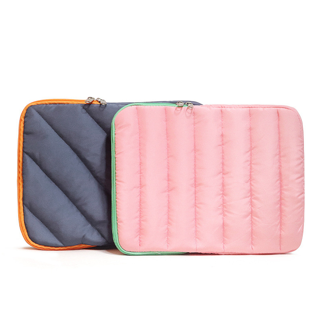 Custom Quilted Tablet Bag Handheld Laptop Protective case Portable Fluffy Soft Padded Computer Storage Bag Zipper Laptop Sleeve