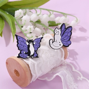 Broches en émail pour chats et papillons violets, broches de sorcières personnalisées, Badges de revers d'insecte, bijoux d'animaux - Product Image 2