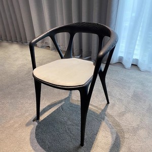 Ensemble table et <span class=keywords><strong>chaise</strong></span> de salle à manger de restaurant de chaises d'appoint noires de style nordique pour <span class=keywords><strong>4</strong></span> chaises en bois en cuir modernes de luxe pour manger - Product Image 2