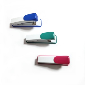 Oferta: Grapadora Manual Antideslizante 24/6 y 26/6 para Oficina, Práctica y Duradera - Product Image 2