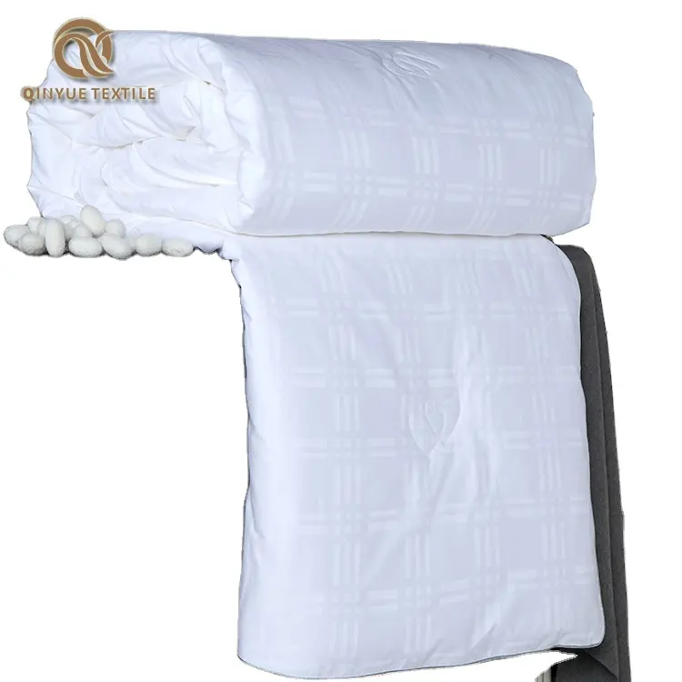 Wholesale silk Insert Washable Comforter Bedding Set Hotel Quilt Duvet Embroidered Quilt Set