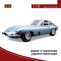 Bburago 1:8, Modelo de Auto Clásico de Metal, Coleccionable, con Diseño Realista, Ideal para Regalo