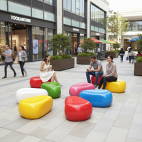 Chaise longue et banc en fibre de verre modernes pour espaces publics extérieurs – Sièges durables pour centres commerciaux et écoles