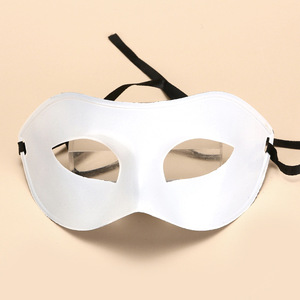Masques en PVC pour hommes et femmes pour la fête vénitienne Halloween Costume Ball en noir, blanc, argent et or - Product Image 3